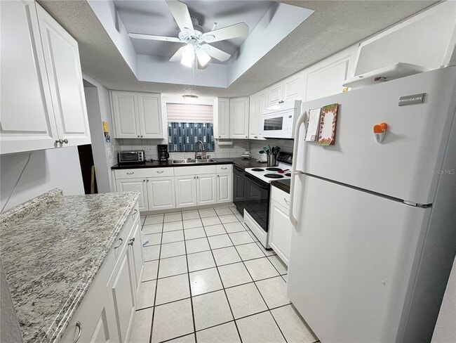 Building Photo - 3064 Lake Bayshore Dr