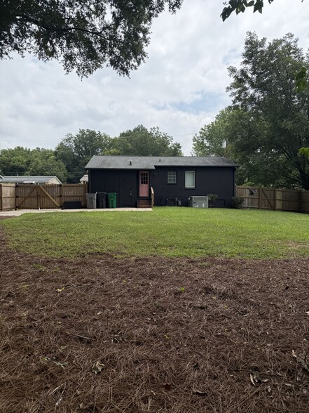 he back - one gate is 5'+ - 2311 Crestview Drive