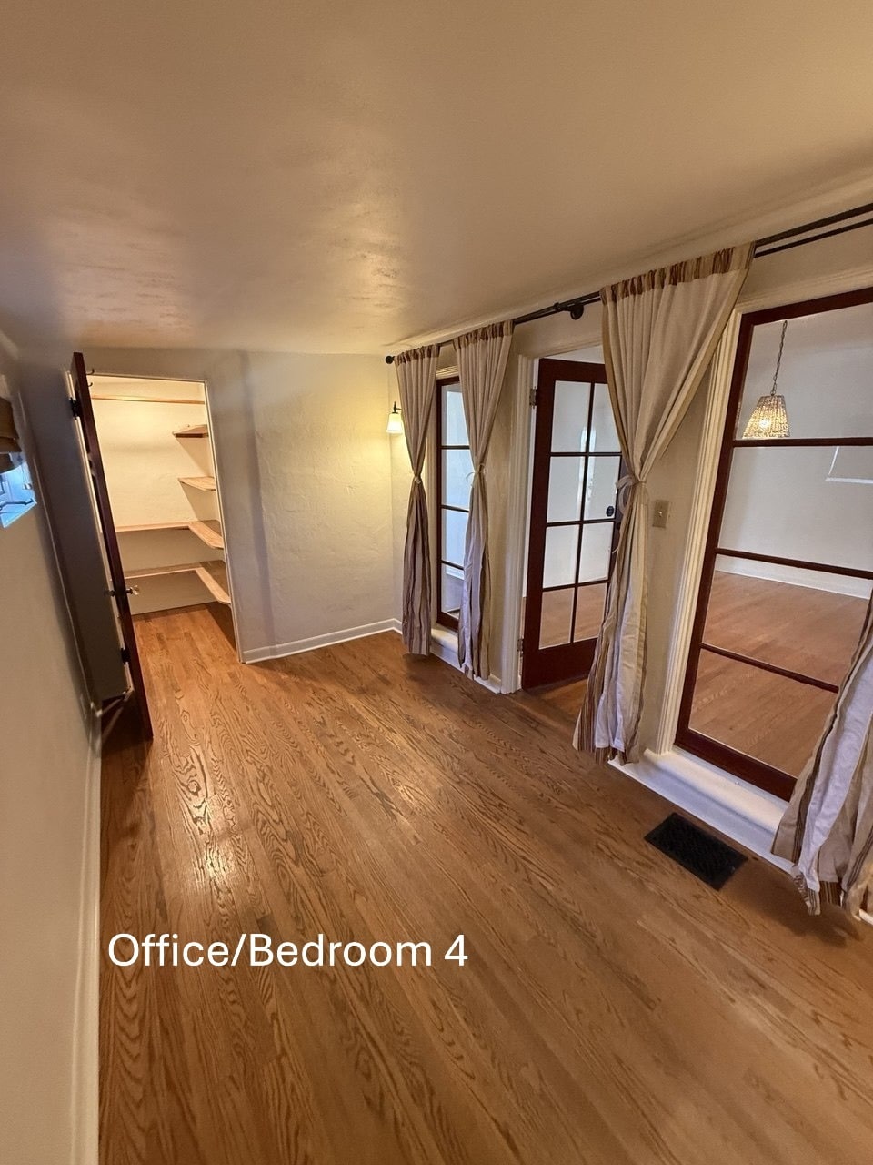 Office/Bed 4 - 2090 E Mountain St