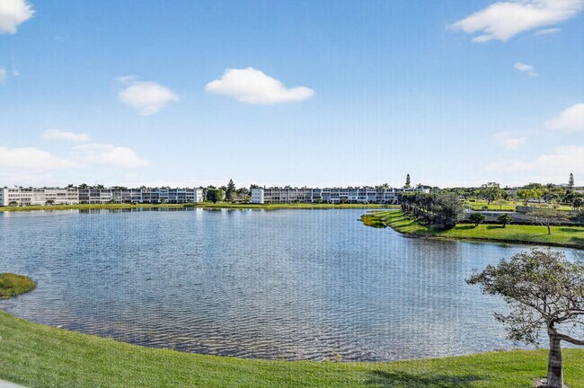 Building Photo - 4007 Cornwall A