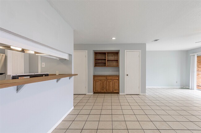 Building Photo - 111B Normal Park Dr