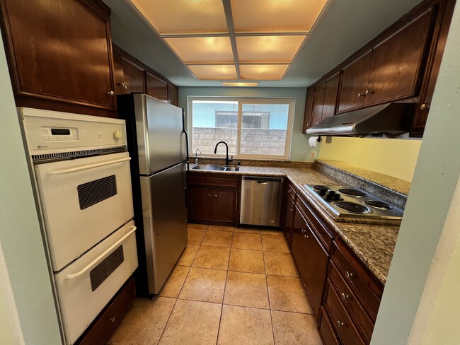 Building Photo - 2260 Crocker Way