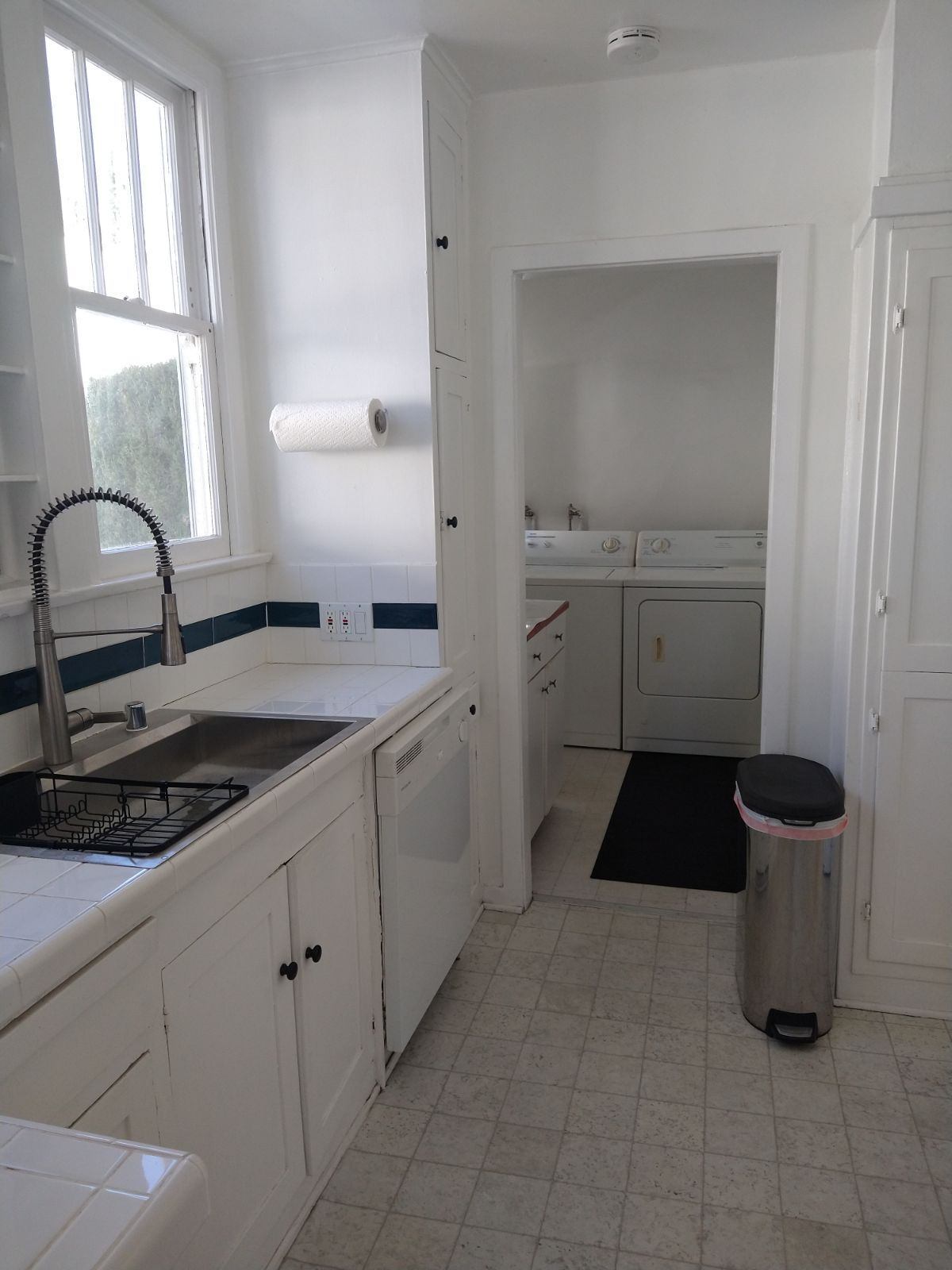 Building Photo - 6253 Commodore Sloat Dr
