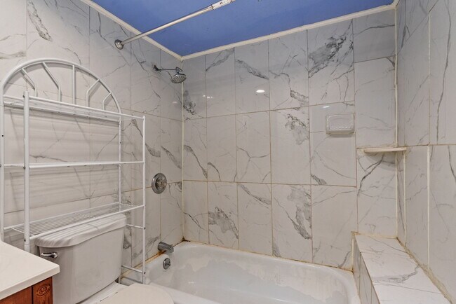 Building Photo - 179 Elk St