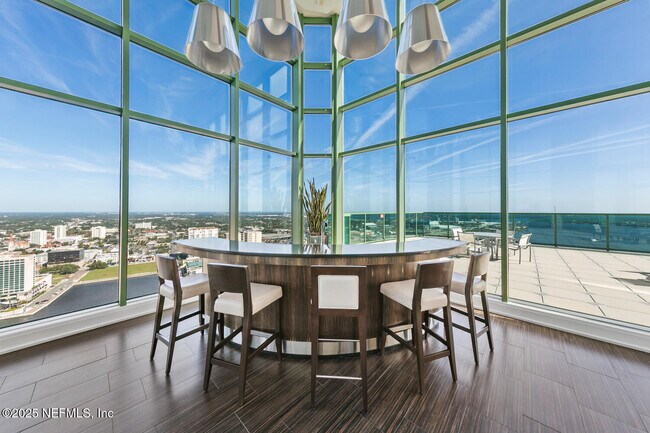 Building Photo - 1431 Riverplace Blvd