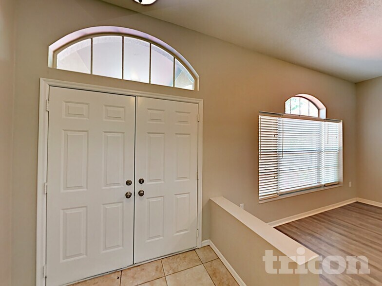 Building Photo - 6827 San Jose Loop