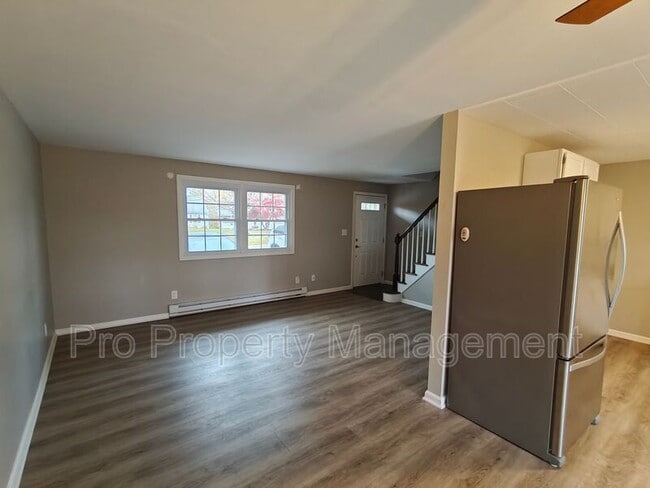 Building Photo - 700 High Street Ext