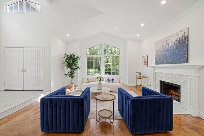 Building Photo - 287 Golden Fern Ct