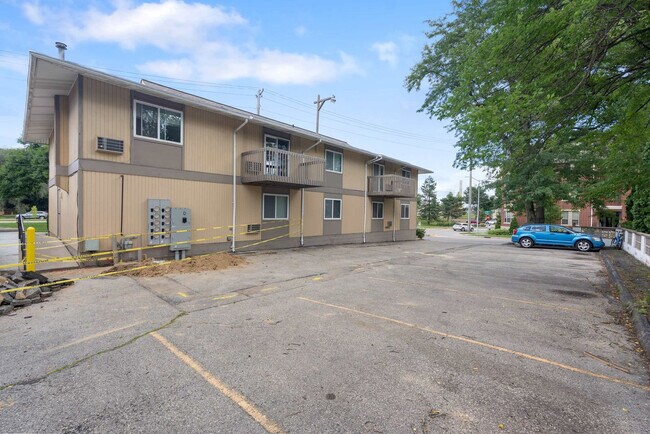 Building Photo - 2601 University Ave