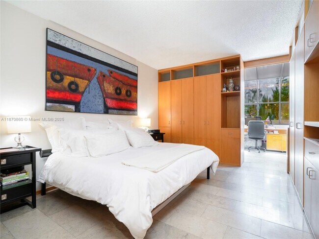 Building Photo - 101 Crandon Blvd