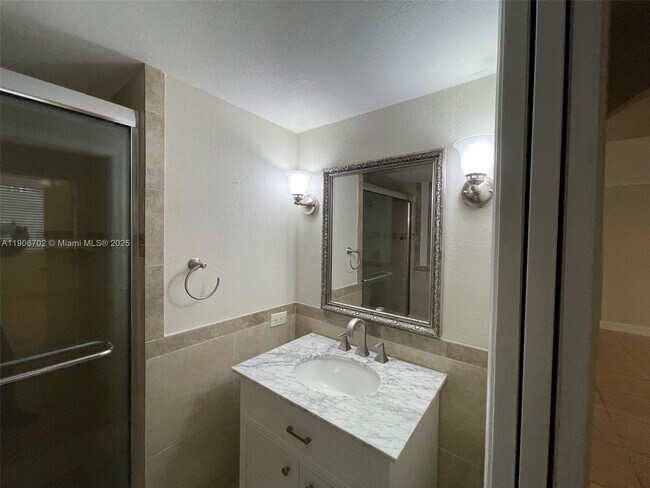 Building Photo - 4856 N State Rd 7