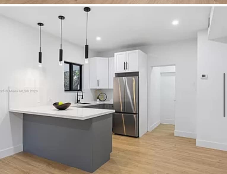 Building Photo - 1720 SW 73rd Ave