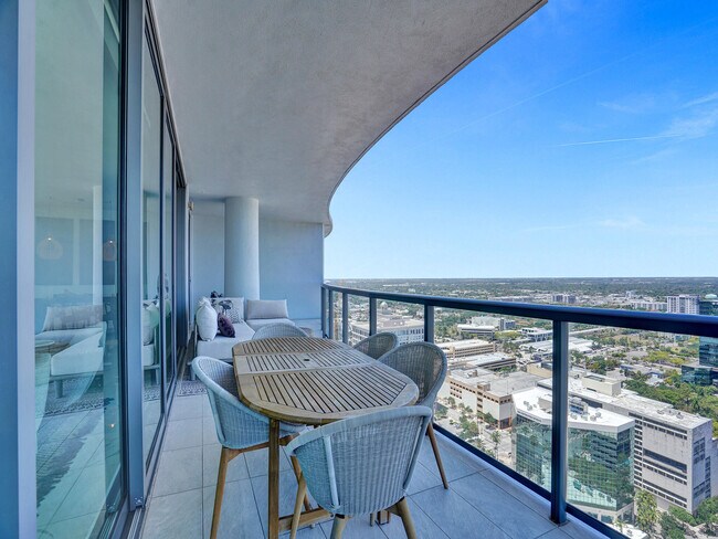 Building Photo - 100 E Las Olas Blvd
