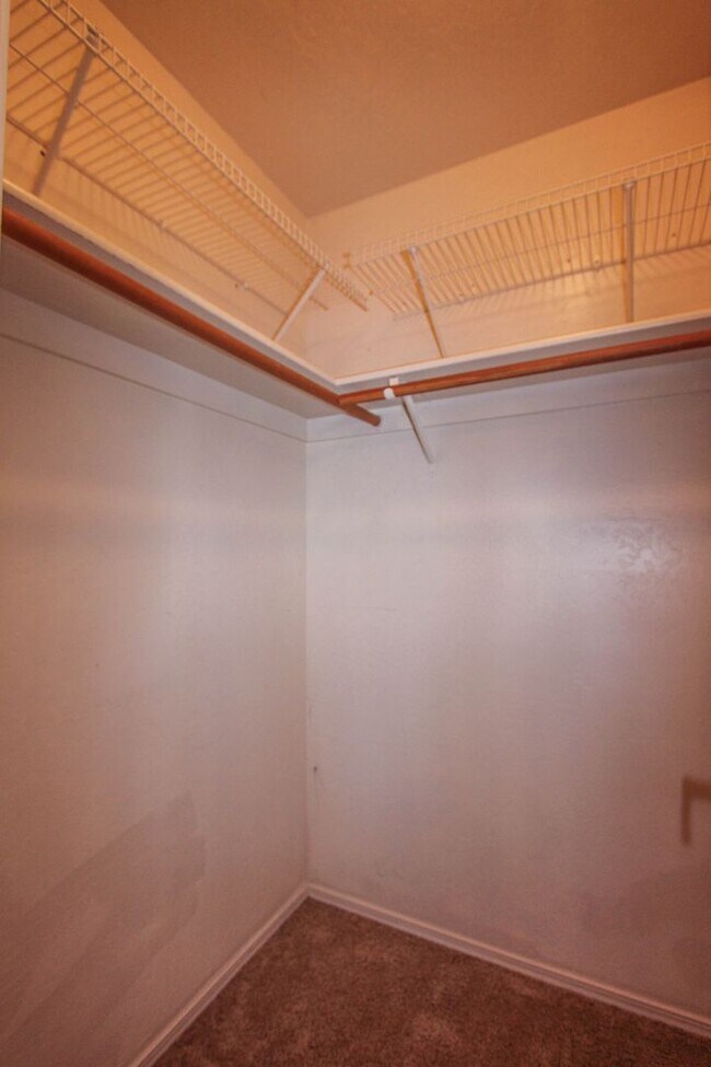 Building Photo - 653 Golden Hawk Dr
