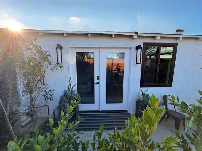 Building Photo - Open to 3 Month Short Term lease .Brand New Private Guest House for rent In Jefferson Park