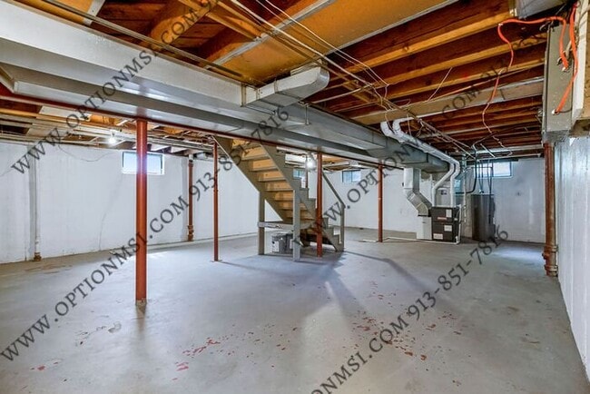 Building Photo - Incredible home in Romanelli Gardens!