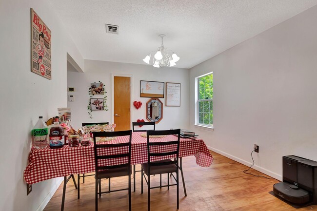 Building Photo - 3613 Burton Cir