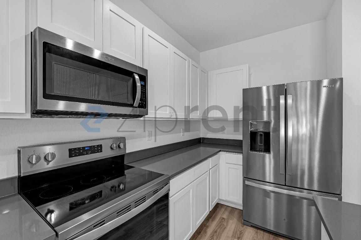 Building Photo - Unit