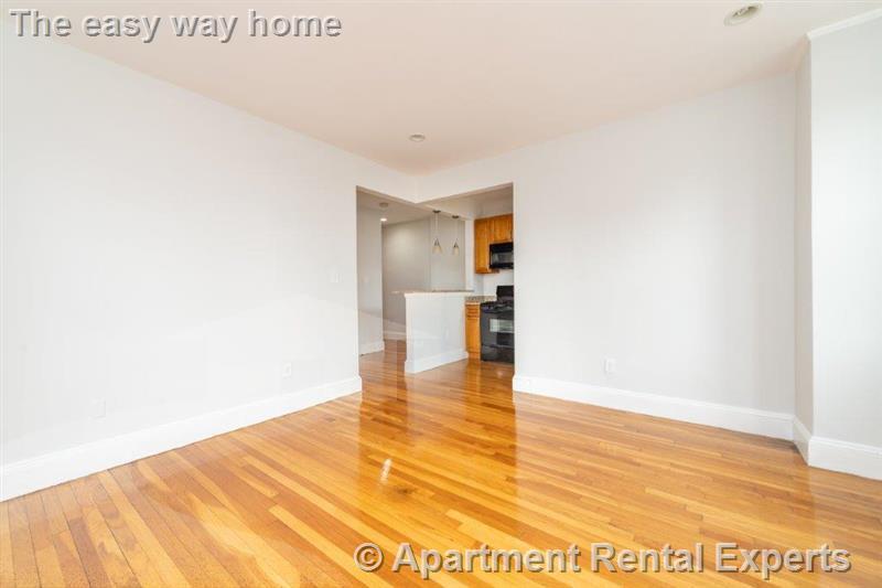 Building Photo - 136 Highland Ave