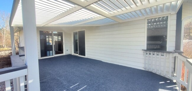 Building Photo - Large 5 bedroom 3 bathroom home!