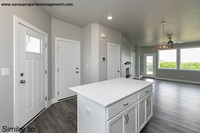 Building Photo - Experience Home Perfection in Style! Spacious 3-Bed Home Coming Up in Ankeny!