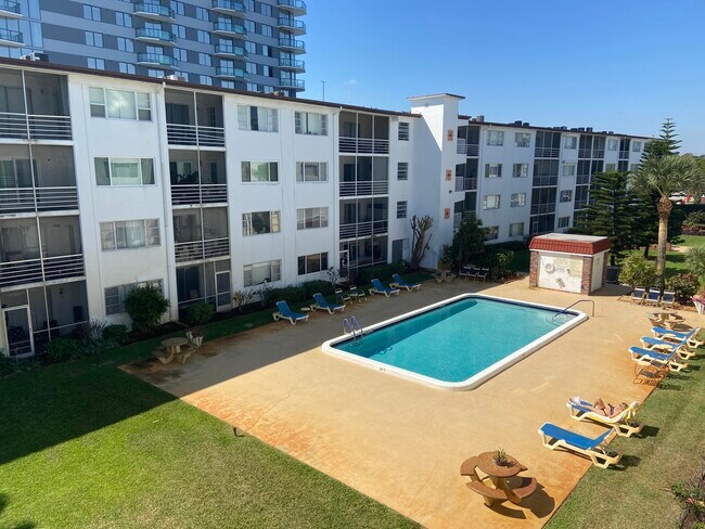 Building Photo - 4500 N Flagler Dr