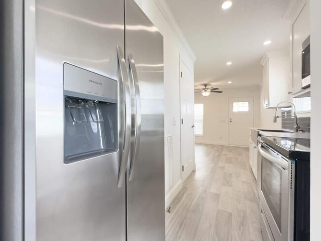 Building Photo - 38 Betty Dr