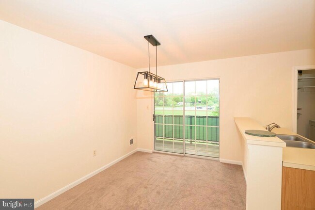 Building Photo - 208 Kelly Ct