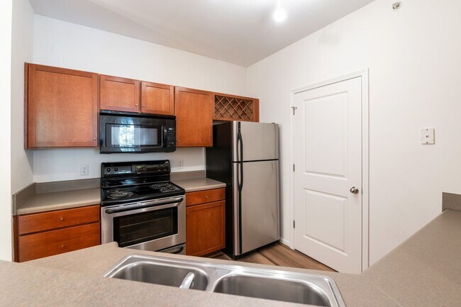 Building Photo - 1BR, 1Ba Condo in Walker Square