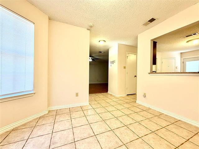Building Photo - 1720 Circle Creek Dr