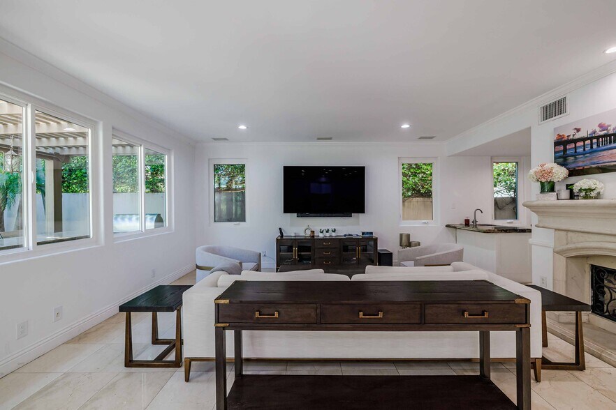 Building Photo - 1554 Mathews Ave