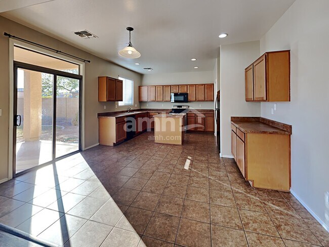 Building Photo - 6911 W Irwin Ave