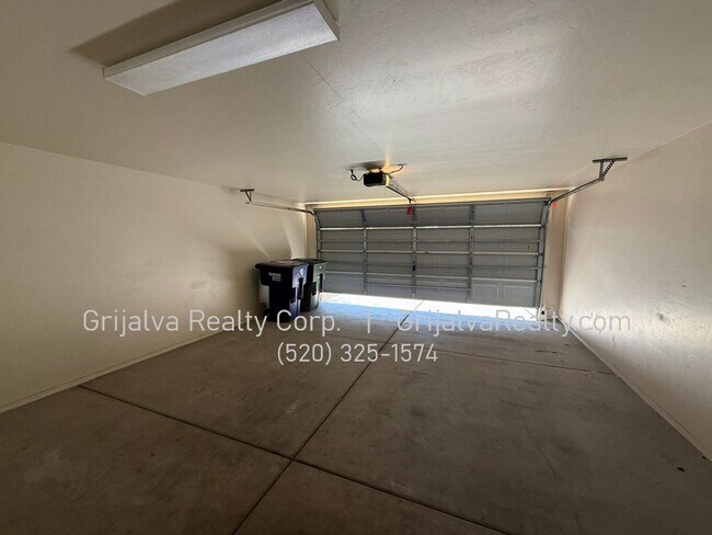 Building Photo - 4023 E Angel Spirit Dr