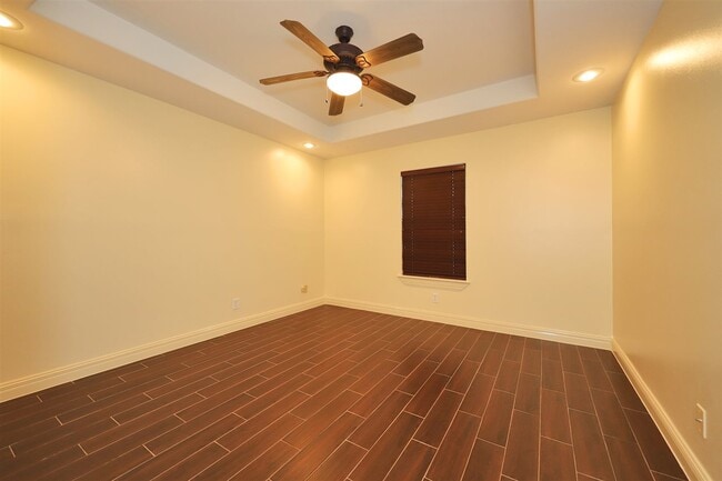 Building Photo - 8801 Snow Falls Dr