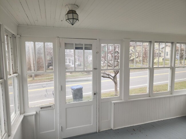 Building Photo - 35 Buffalo St