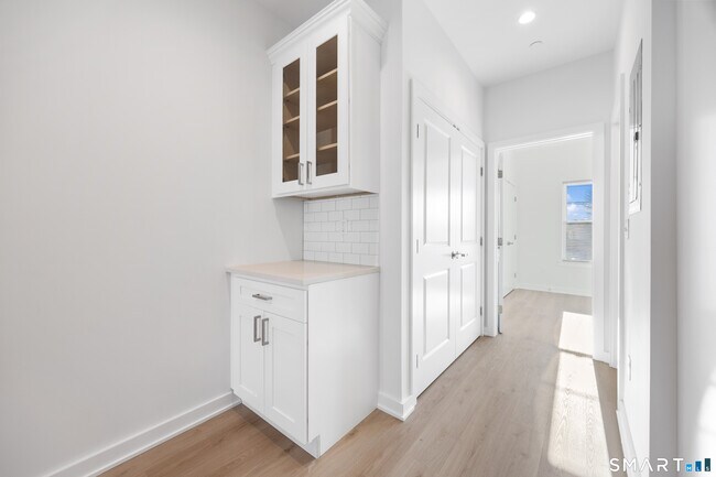 Building Photo - 29 Village Rd