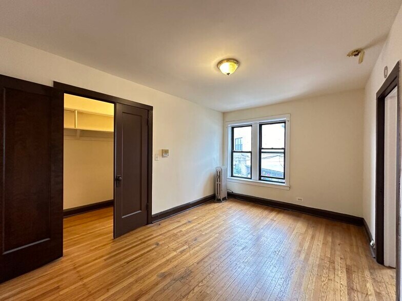 Building Photo - 3306 W Schubert Ave