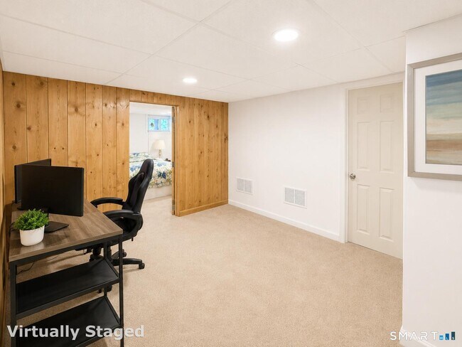 Building Photo - 104 Higby Rd