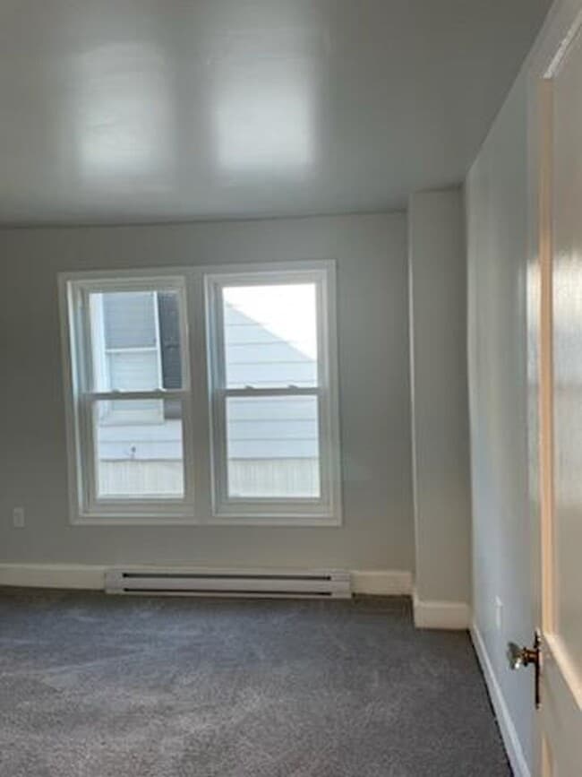 Building Photo - Charming & Updated 3-Bedroom Duplex with Modern Finishes in Hagerstown – Move-In Ready!