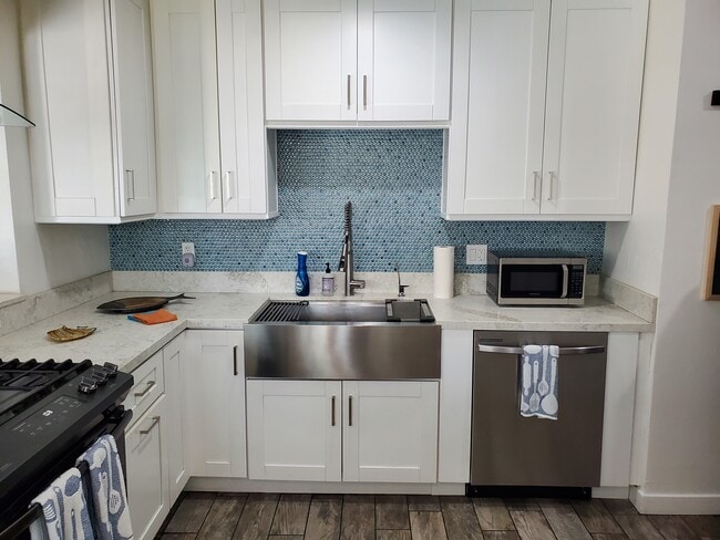 Building Photo - 755 2nd St