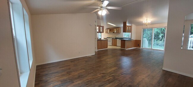 Building Photo - 6740 Greystone Ln