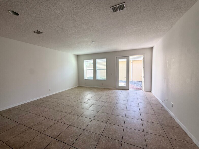 Building Photo - 7605 Ripplepointe Way