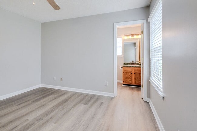 Building Photo - Well-Maintained 3BR, 2BA Home with 1-Car Garage