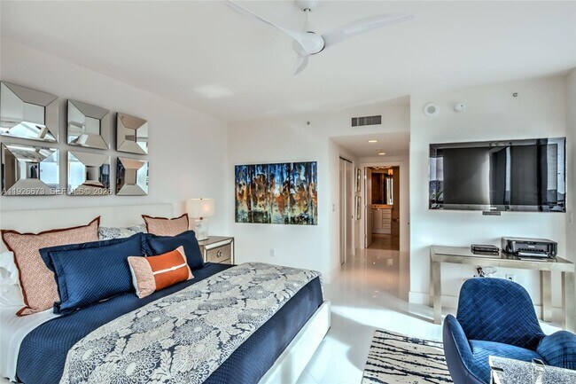 Building Photo - 3535 S Ocean Dr