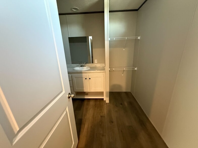 Building Photo - 133 Ponderosa Way