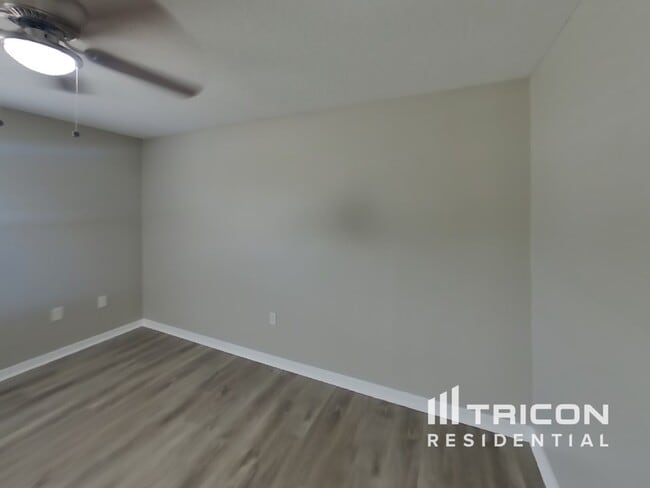 Building Photo - 13001 Fish Cove Dr
