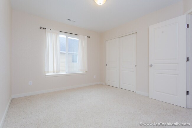 Building Photo - Lovely 4 BD* 2.5 BA* Single Family Home Located Near Quatama MAX Station, Tanasbourne Mall & Orenco!