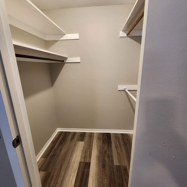 Building Photo - NEW PRICE! NEW UPDATES, YOU CANNOT BEAT THIS ONE!