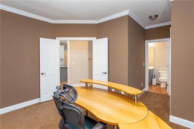 Building Photo - 3206 Windsor Lake Dr NE