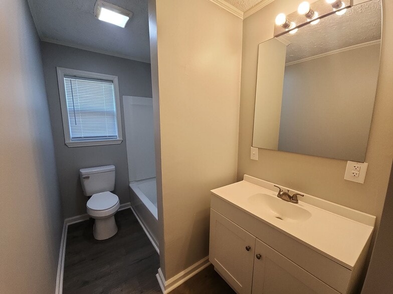 Building Photo - 2632 Christmasville Rd